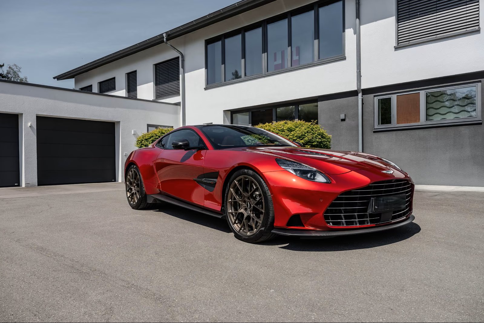 Aston Martin Vanquish 3