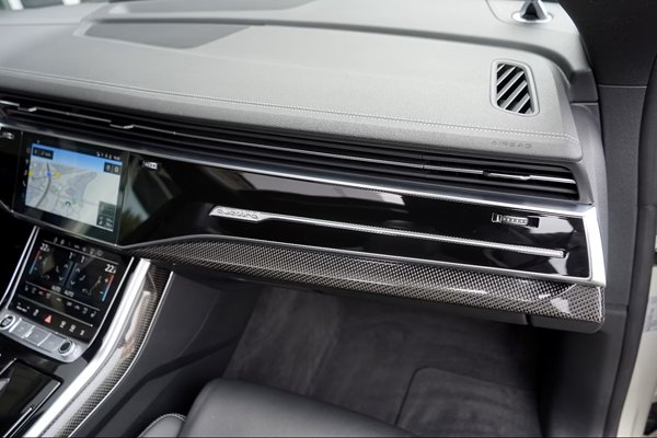 Audi Q8 45 TDI Competition 9