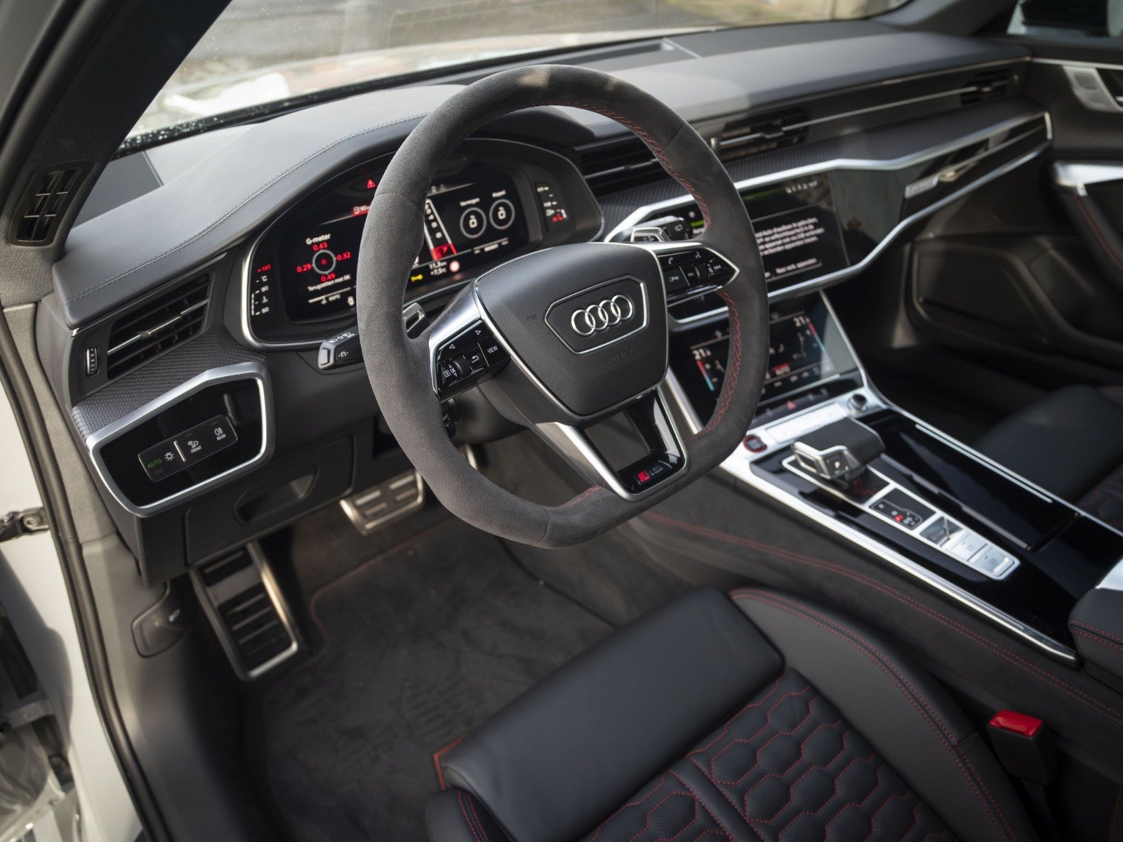 Audi RS6 Avant Performance 10