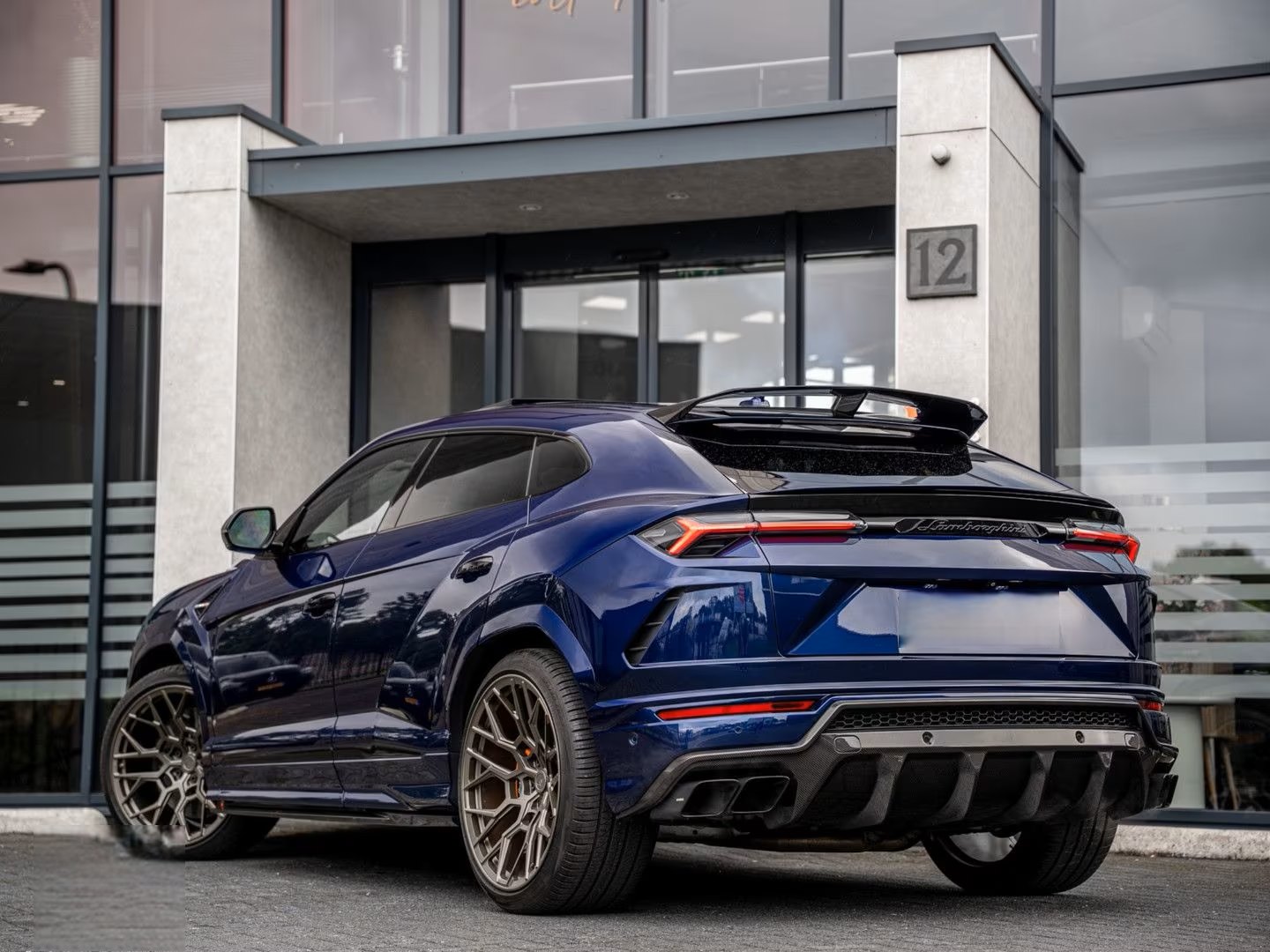 Lamborghini Urus 4