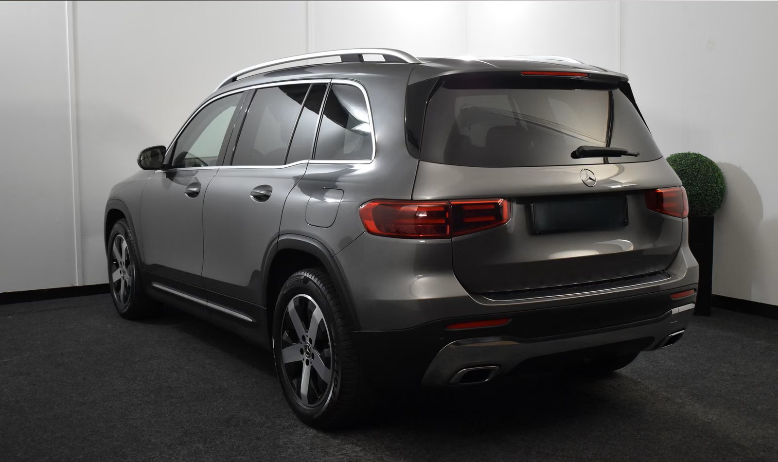 Mercedes-Benz GLB 200 7