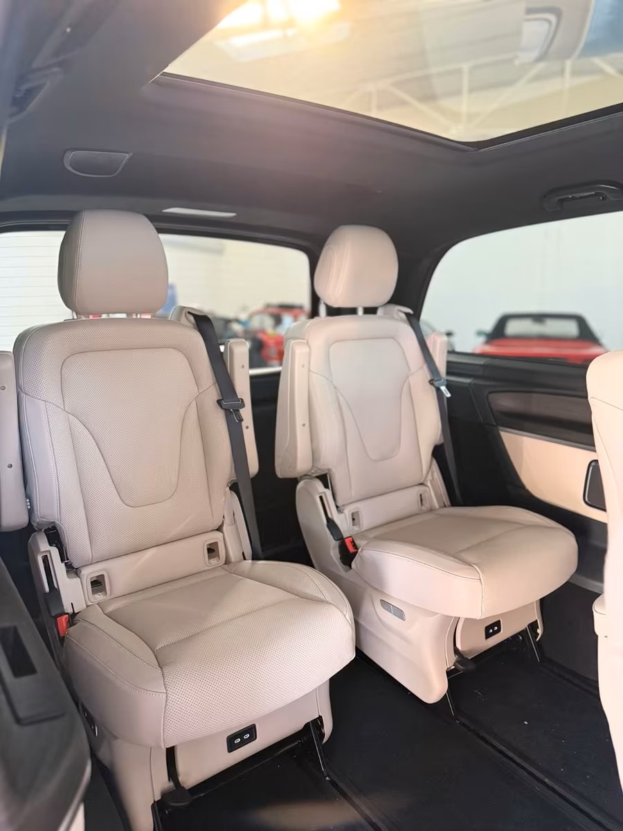 Mercedes-Benz V 300 12