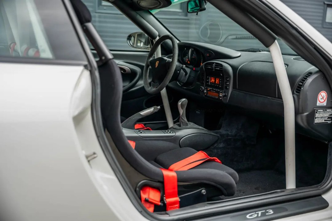Porsche 911 996 GT3 RS 10