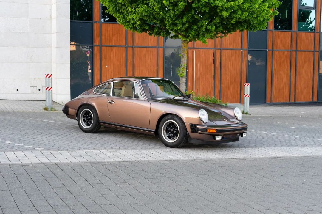 Porsche 911S 2